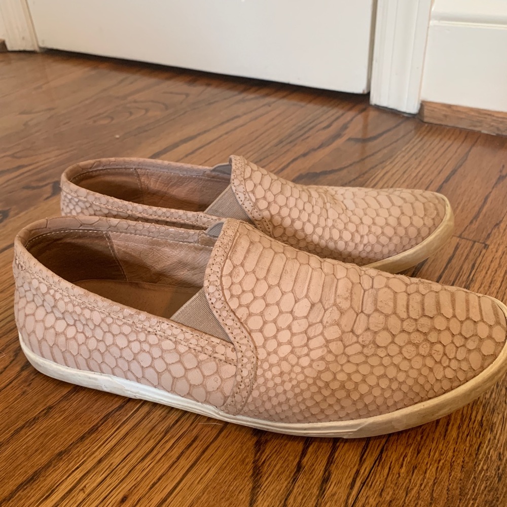 Joie Sneakers